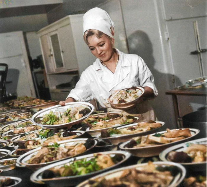 Москва в 60-е годы: 20 раскрашенных фотографий из жизни Советской столицы