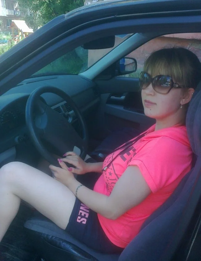 Молодая мама обнаружена в овраге с малышом. Кто убил её?