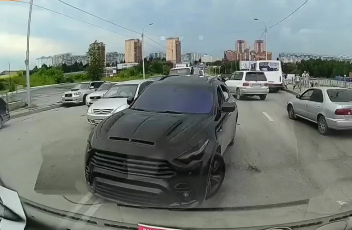 Бандит из Новосиба: "Я тебе щас п..зды дам! Все колёса нашмаляю!"⁠⁠