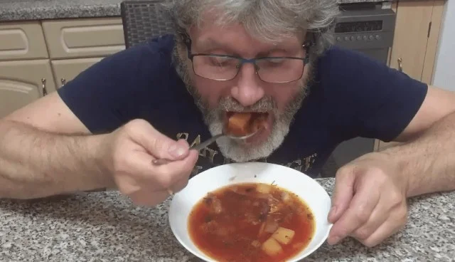 Почему муж не хочет есть то, что я готовлю? Помогите!