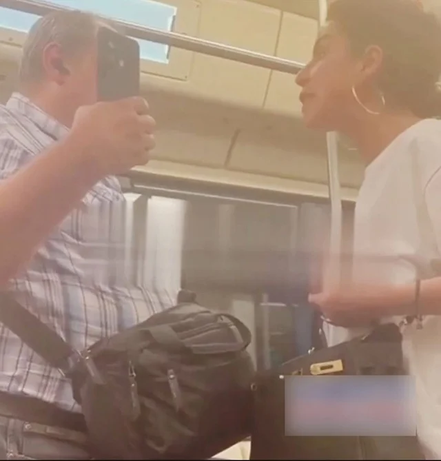 За мгновение до: 'большой злой мужик' напал на 'слабую девочку'