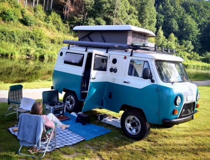 «Буханка» стала культовым авто в Нидерландах: превращение в кемперы для путешествий