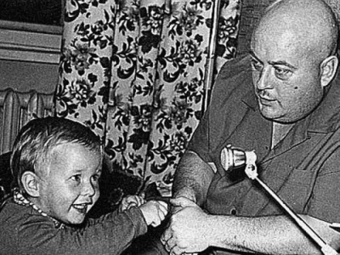 Редкие кадры известных людей