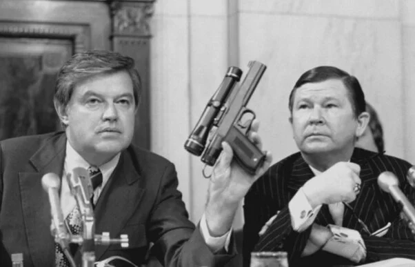 Зловещий пистолет ЦРУ: Как оружие для сердечного приступа появилось во времена холодной войны