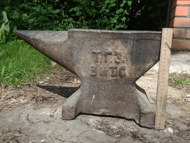 Как надпись на советской наковальне вызвала панику у немцев