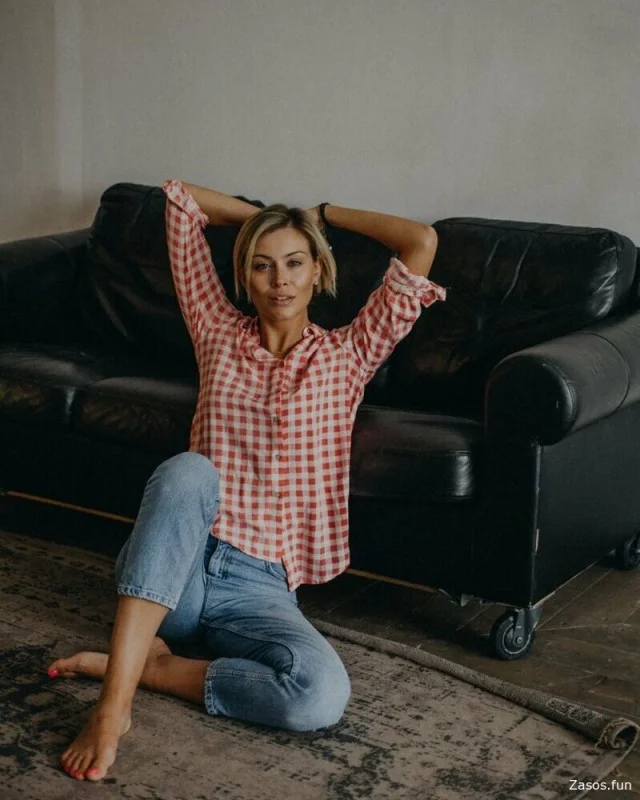 Подборка молодых и зрелых девушек