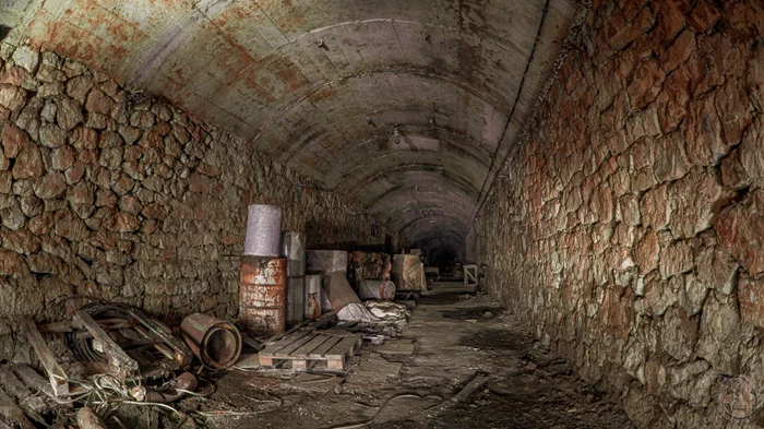 Тайное хранилище СССР: подземный холодильник для 200 вагонов с дефицитом