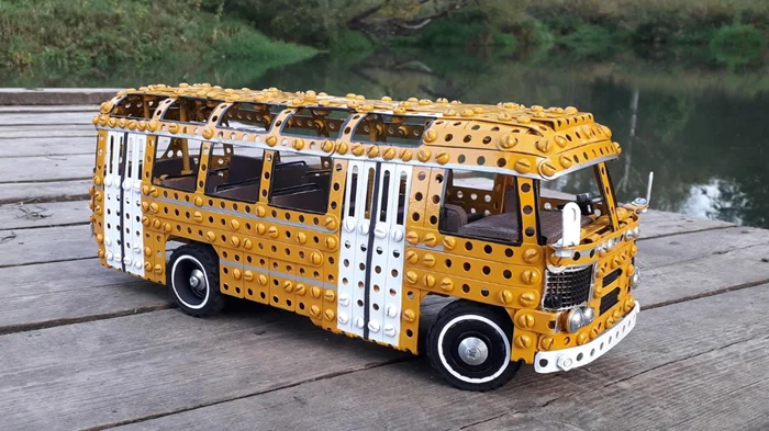 ПАЗ-672 своими руками: конструктор, проволока, резина и картон