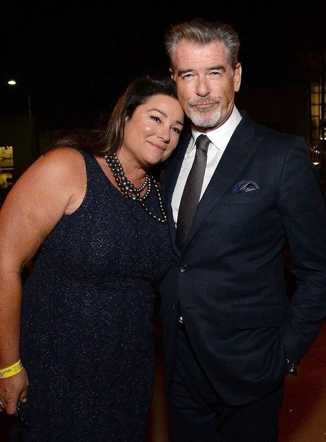 Жена Пирса Броснана дала ответ хейтерам, критикующим её вес