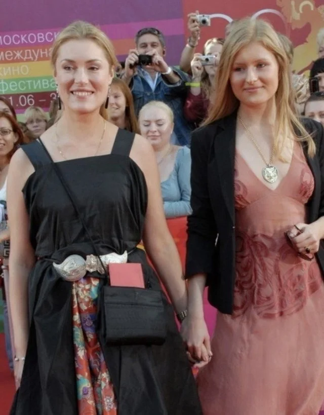 Анна, внучка Федосеевой-Шукшиной: как рыжеволосая красавица стала бодибилдером