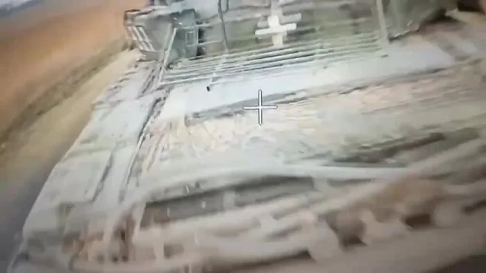 Система РЭБ на пикапе не спасла: FPV дрон «Князь Вандал Новгородский» поразил танк Т-72 ВСУ