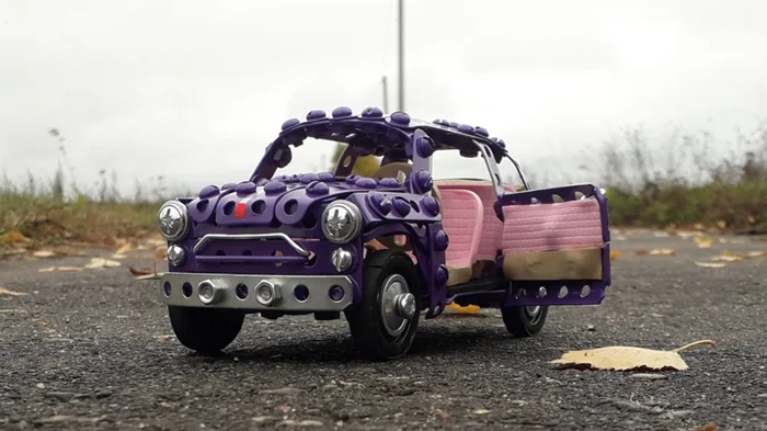 Модель ЗАЗ-965 из металла, проволоки, резины и картона