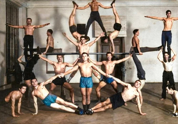 Северная столица в 1920-е: 20 раскрашенных фото Петрограда-Ленинграда