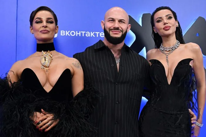 Безвкусные и развратные наряды звёзд на Жара Media Awards