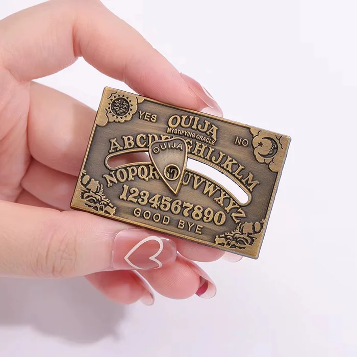 Подборка прикольных эмалированных брошей из Китая