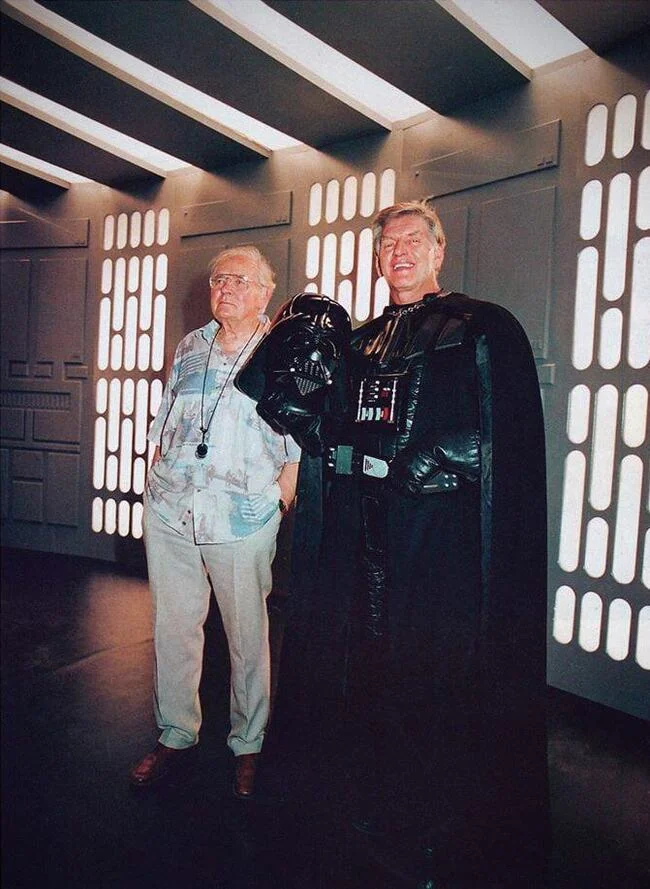 Маска снята: знаменитые персонажи показывают свои настоящие лица