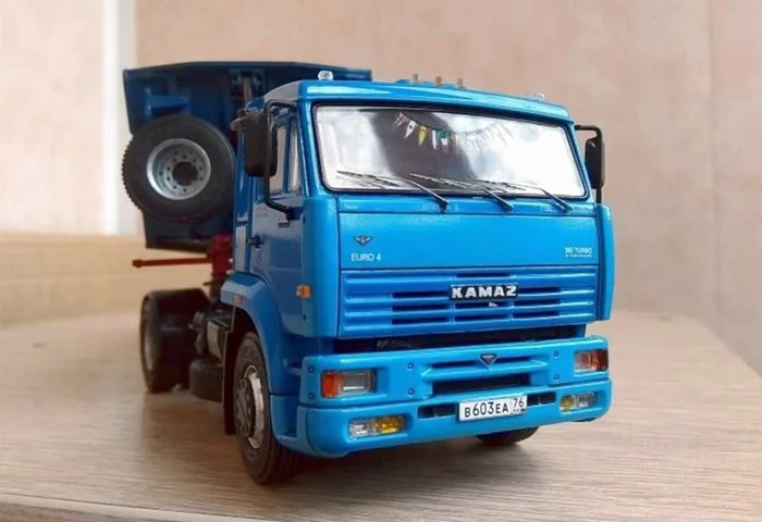 Миниатюрные модели КАМАЗ