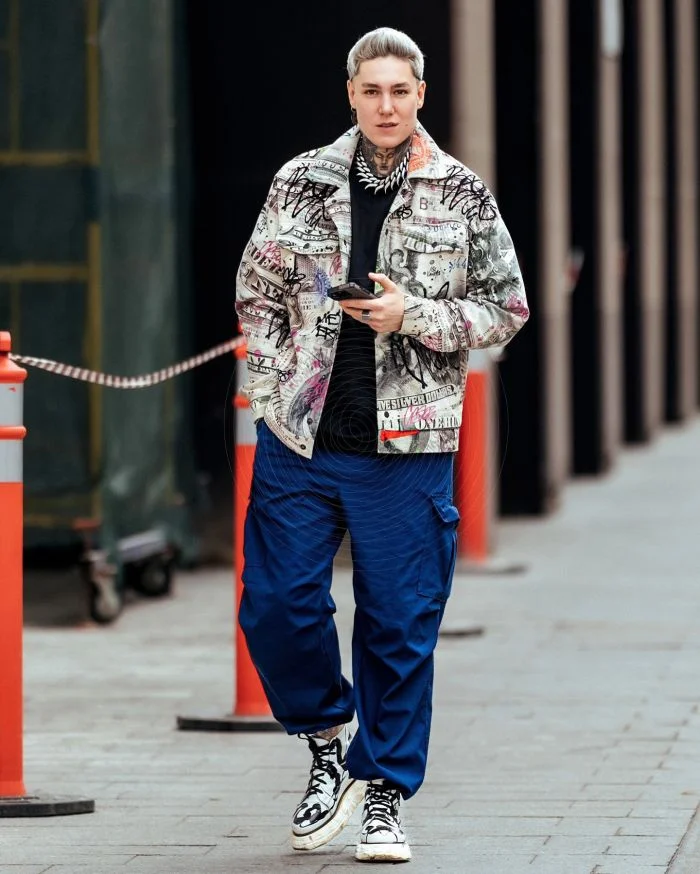 Какие люди встречаются на Патриарших прудах?