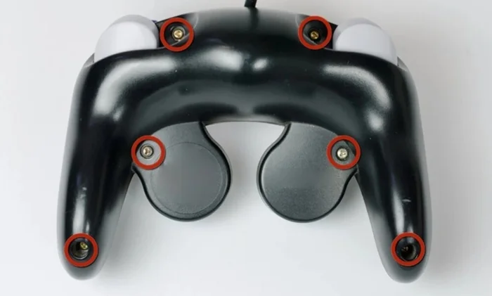 Чем открутить Y-образные винты?