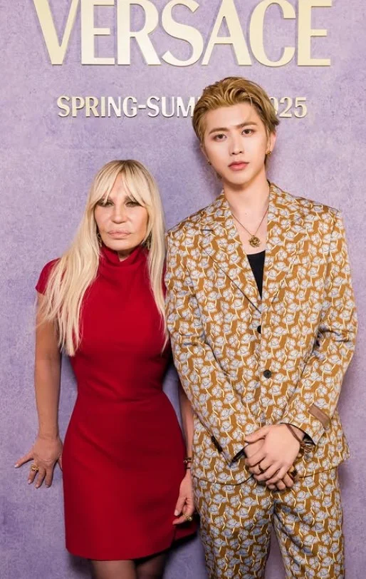 Донателла Версаче вновь поработала над своим лицом