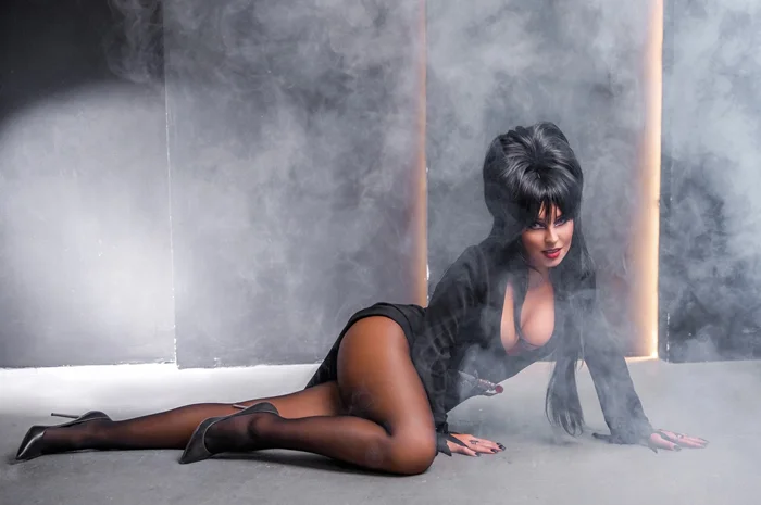 Косплей на Эльвиру Повелительницу тьмы