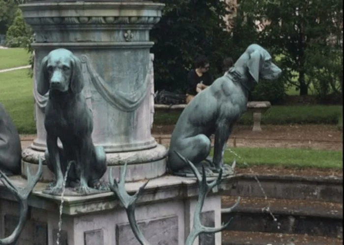 Странные статуи: 12 примеров удивительной креативности