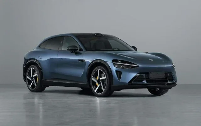 Новый кроссовер Xiaomi YU7: свежие фото