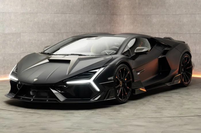 Тюнинг на максимум: Lamborghini Revuelto в версии от Mansory