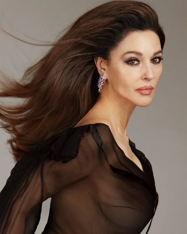 Ослепительная Моника Беллуччи: новая фотосессия, полная страсти