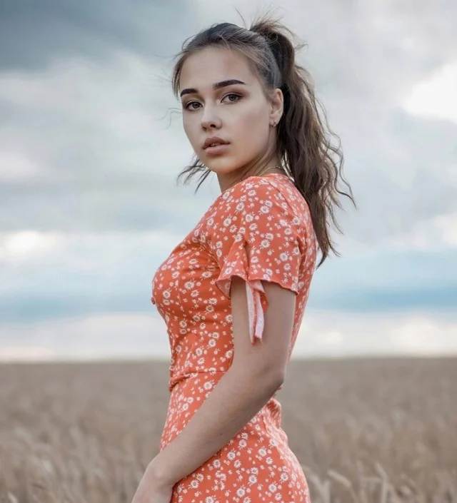 Разные девочки