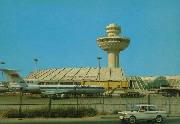 Самый красивый аэропорт СССР теперь заброшен: что скрывается внутри?