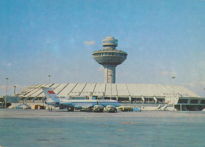 Самый красивый аэропорт СССР теперь заброшен: что скрывается внутри?