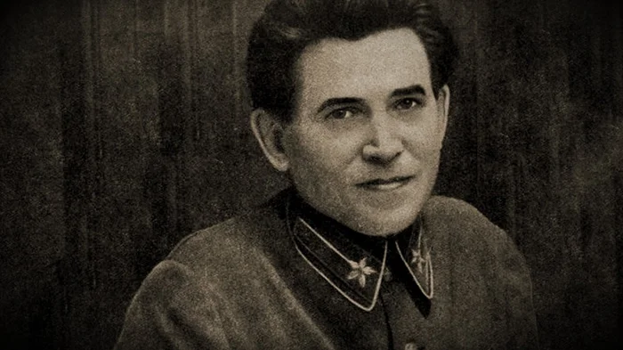 Как Николай Ежов построил свою карьеру: от истоков до высот