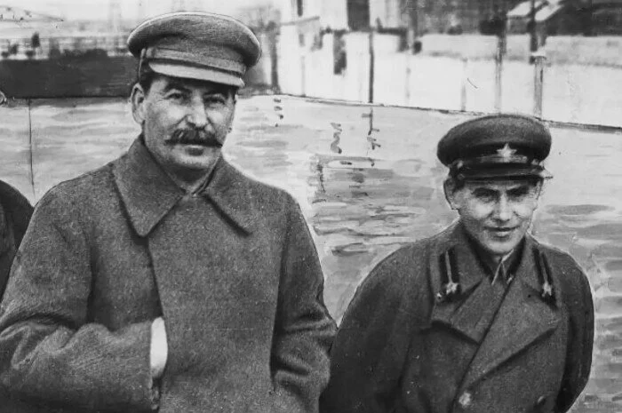 Как Николай Ежов построил свою карьеру: от истоков до высот