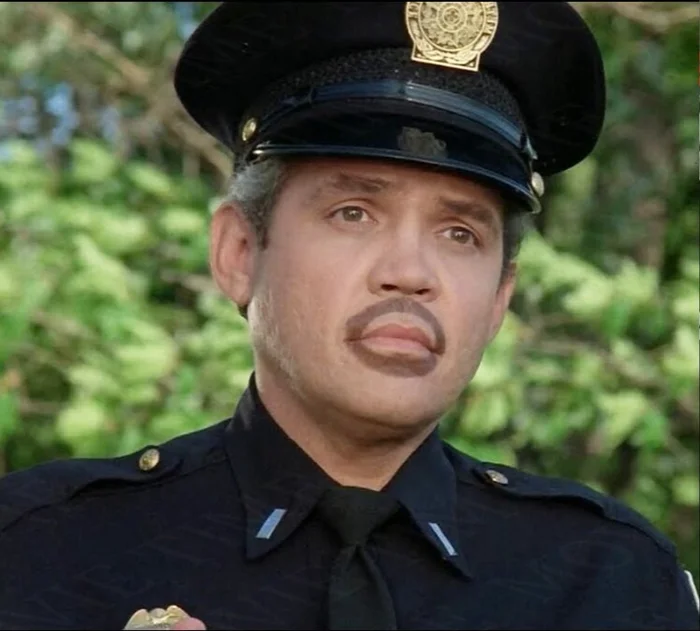 Капитан Харрис, известный также как Джордж Бэйли