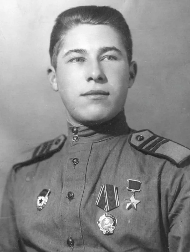 Героическая оборона: артиллерист Михаил Акимов и его бой против 15 танков