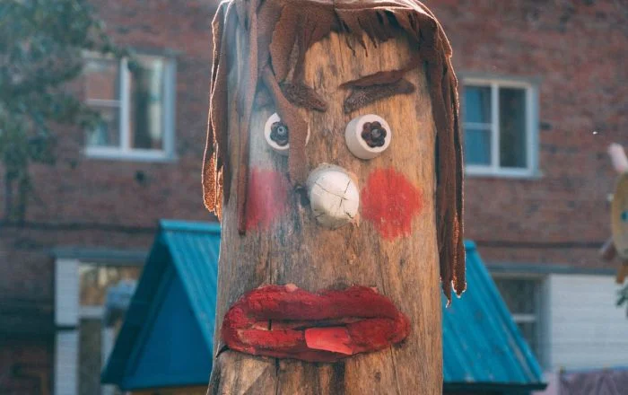 Когда фантазия ЖКХ не знает границ: самые забавные примеры «ремонта»