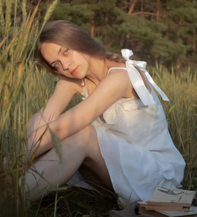 Красивые девушки и дамы