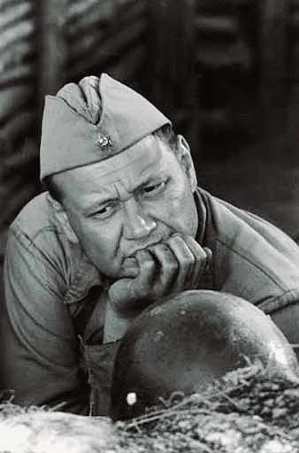 Актер Юрий Степанов