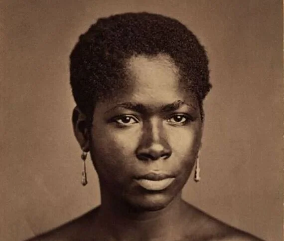 Ну разве не женщина?