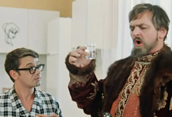 Что на самом деле было в рюмках советских актёров? Разбираем киноалкоголь