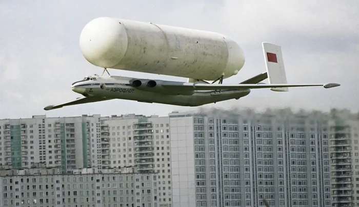 Гиганты неба: самые мощные транспортные самолёты XX века