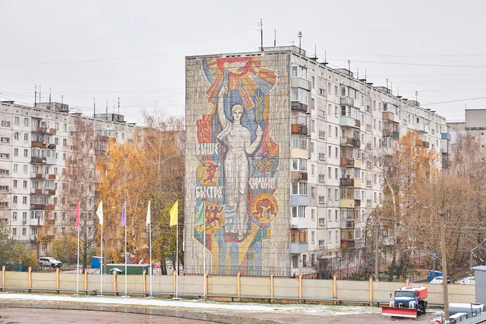 «Выше. Быстрее. Сильнее»: возрождение уникальной мозаики