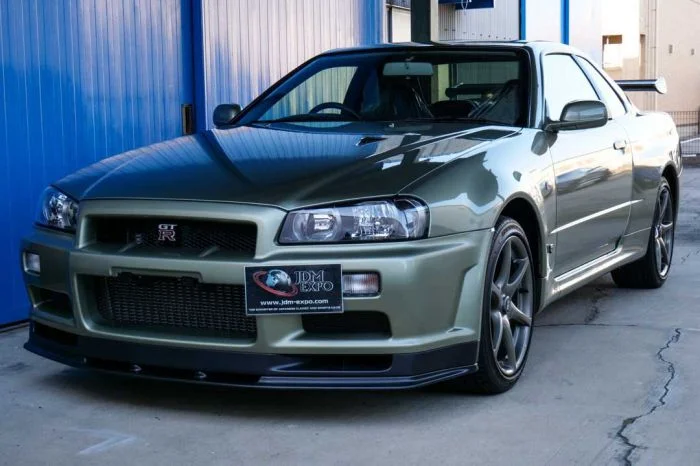 Легенда на вес золота: Nissan Skyline GT-R R34 оценили в $485 000