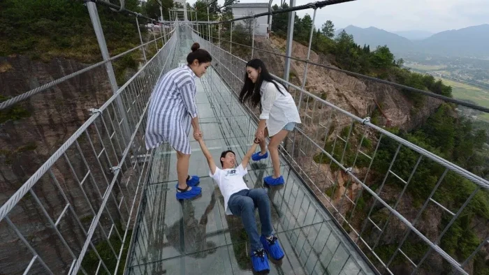 10 опасных уголков планеты, куда решатся поехать только храбрецы