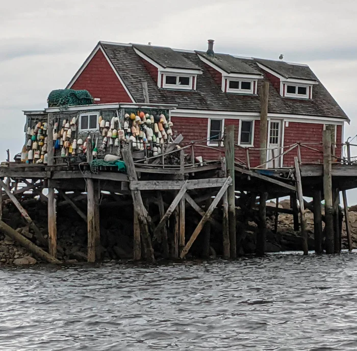 Жутко и завораживающе: 16 покинутых мест с мистической атмосферой