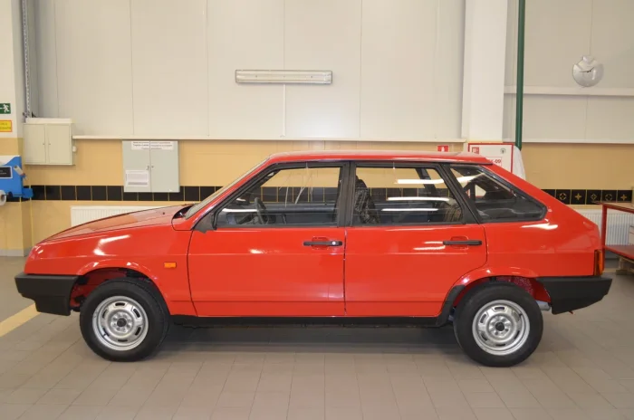 30-летнюю девятку выставили на продажу за 15 миллионов рублей