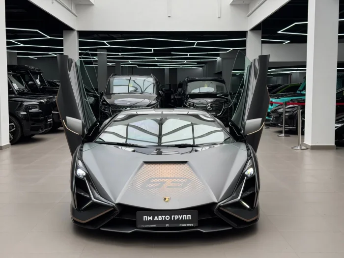 В Москве продают эксклюзивный Lamborghini Sian за полмиллиарда рублей