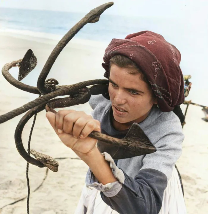 Ожившая история: 20 редких раскрашенных ретро-фото Европы XX века