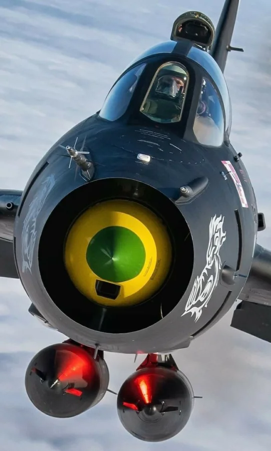 Самолет Су-17